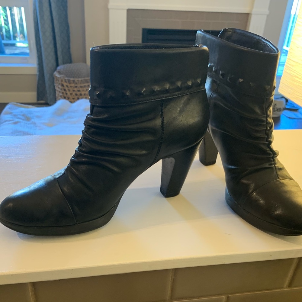 Vianni Collection leather boots